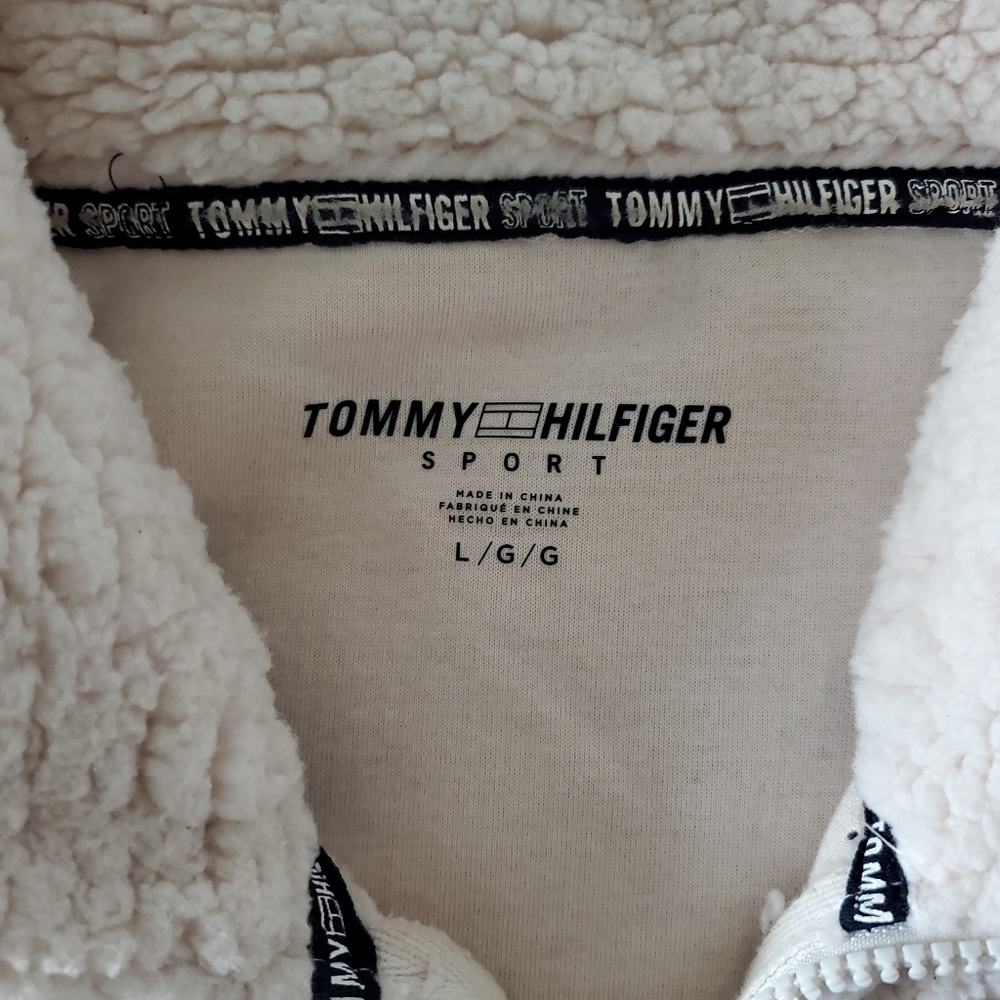 Tommy Hilfiger Chevron 1/4-Zip Sherpa Sweater - Picture 9 of 9